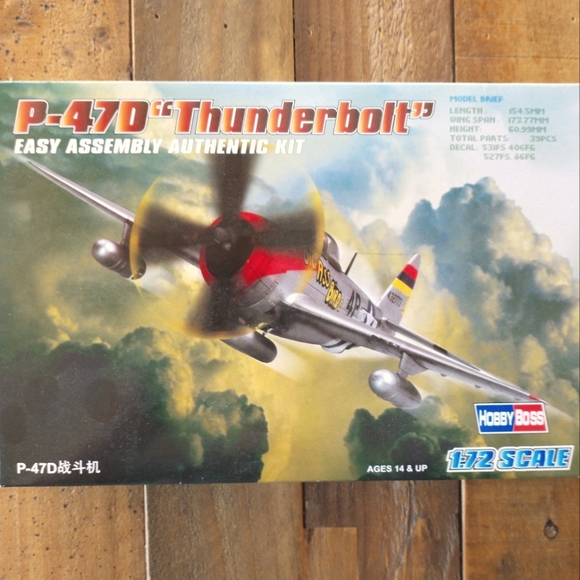 P47-D 1/72 Model Kit - Picture 1 of 2